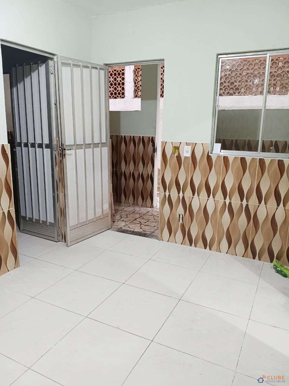 Casa 1 quarto c/ varanda em Comendador Soares