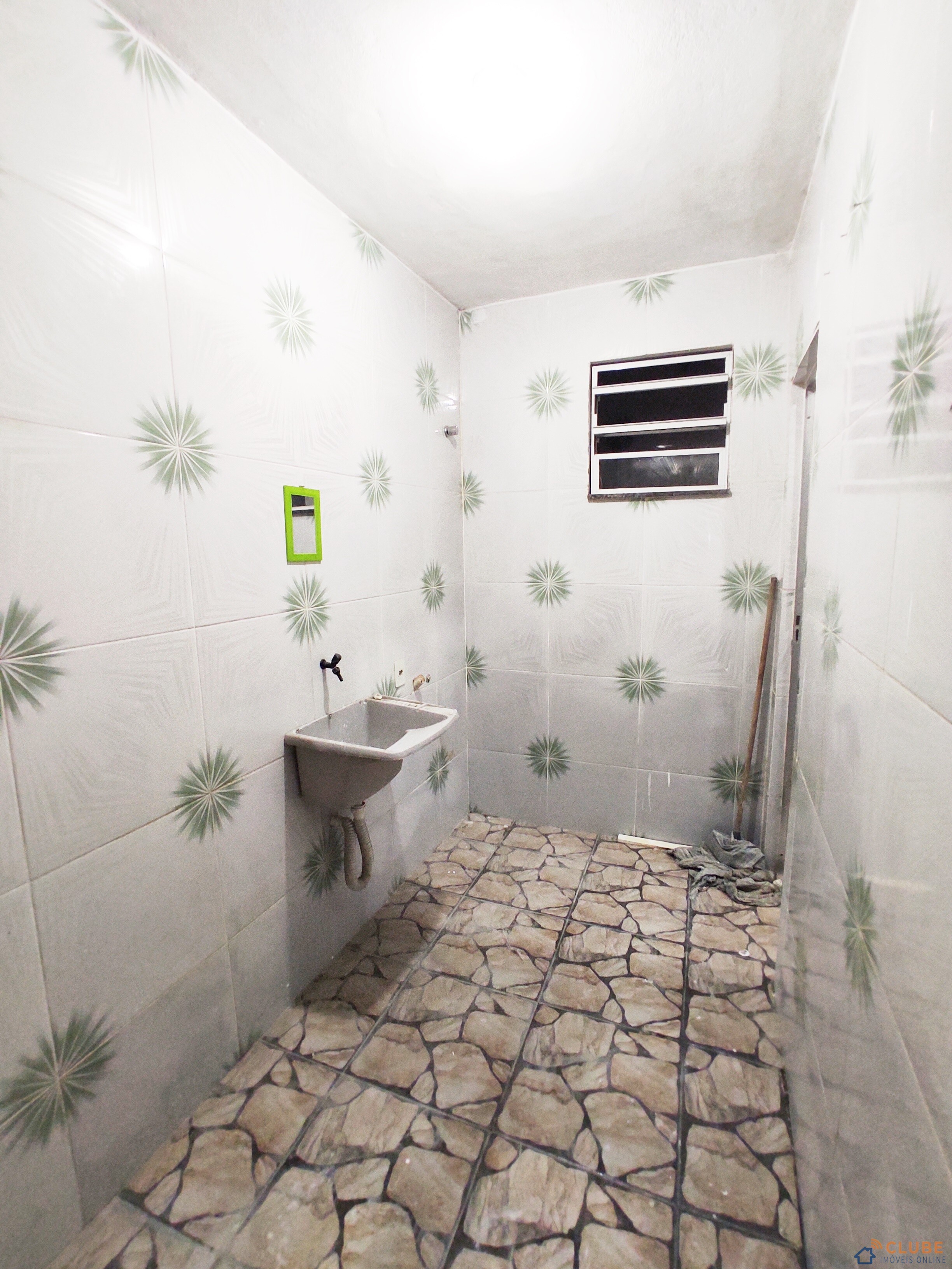 Casa 1 quarto c/ varanda em Comendador Soares