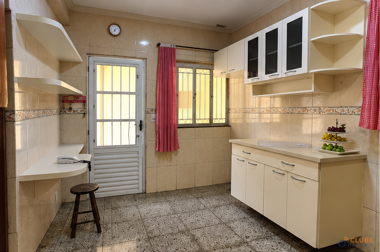 Duas Casas Independentes em Amplo Terreno – Comendador Soares, Nova Iguaçu/RJ