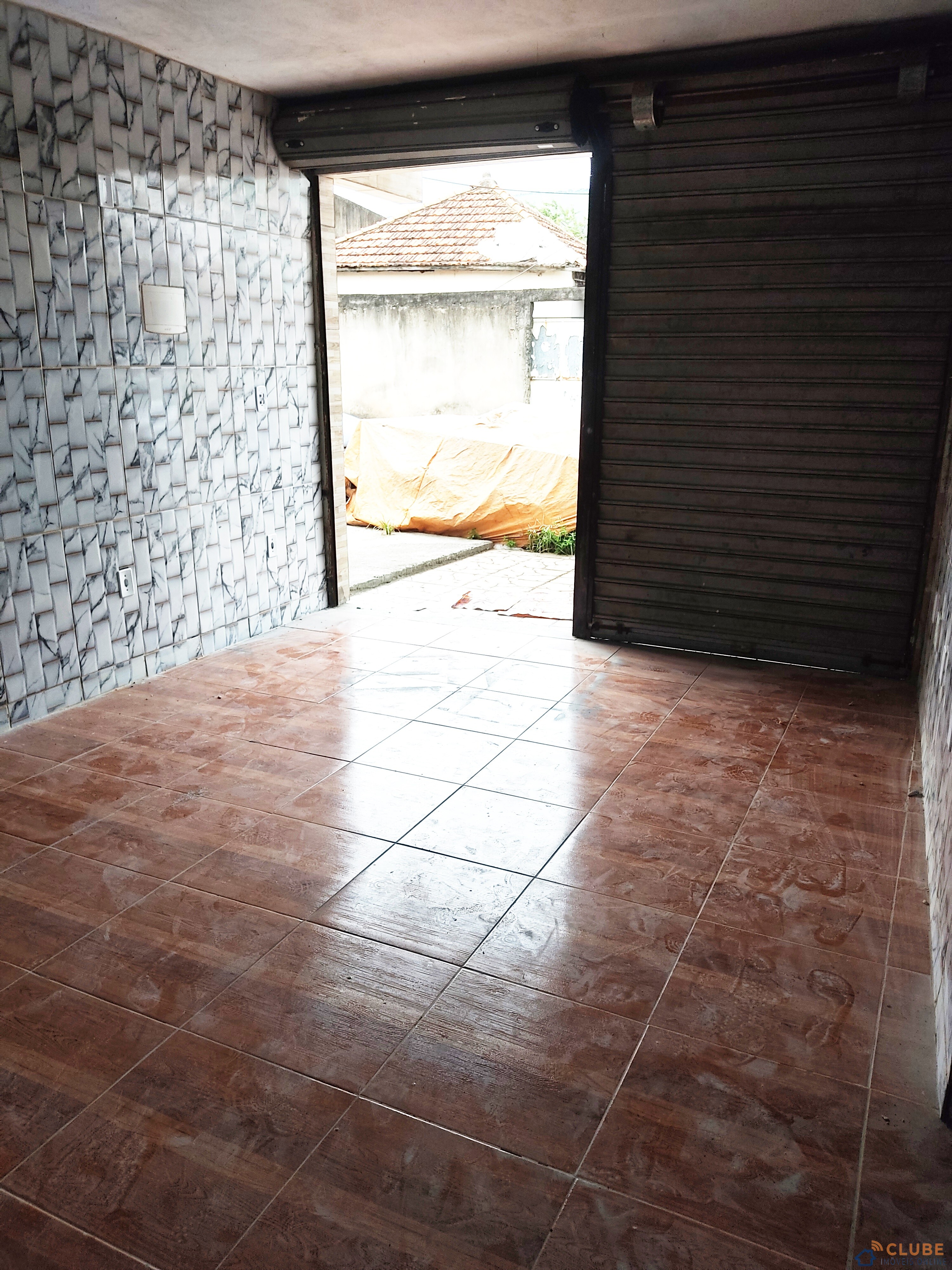 Vila c/ 9 casas e 1 loja em Comendador Soares