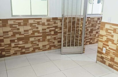 Casa 1 quarto com varanda, em Comendador Soares - OL004