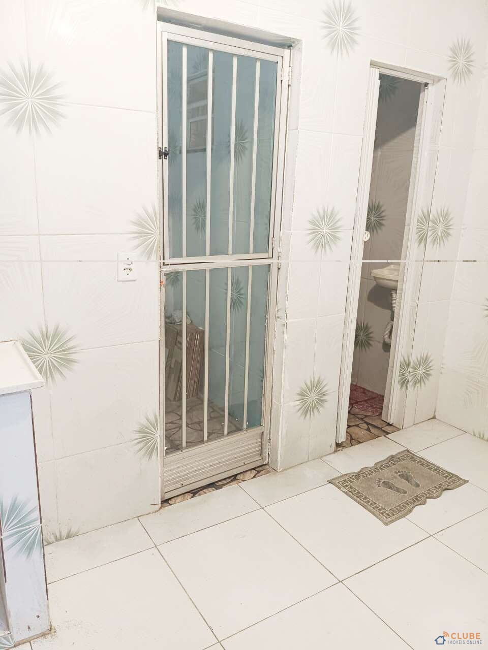 Casa 1 quarto com varanda, em Comendador Soares - OL004