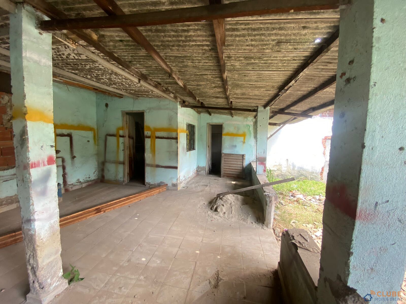 Casa com loja grande e terreno, em Jardim Nova Era, Nova Iguaçu/RJ