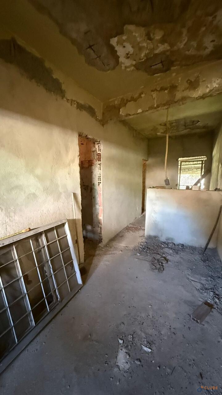 Casa com loja grande e terreno, em Jardim Nova Era, Nova Iguaçu/RJ