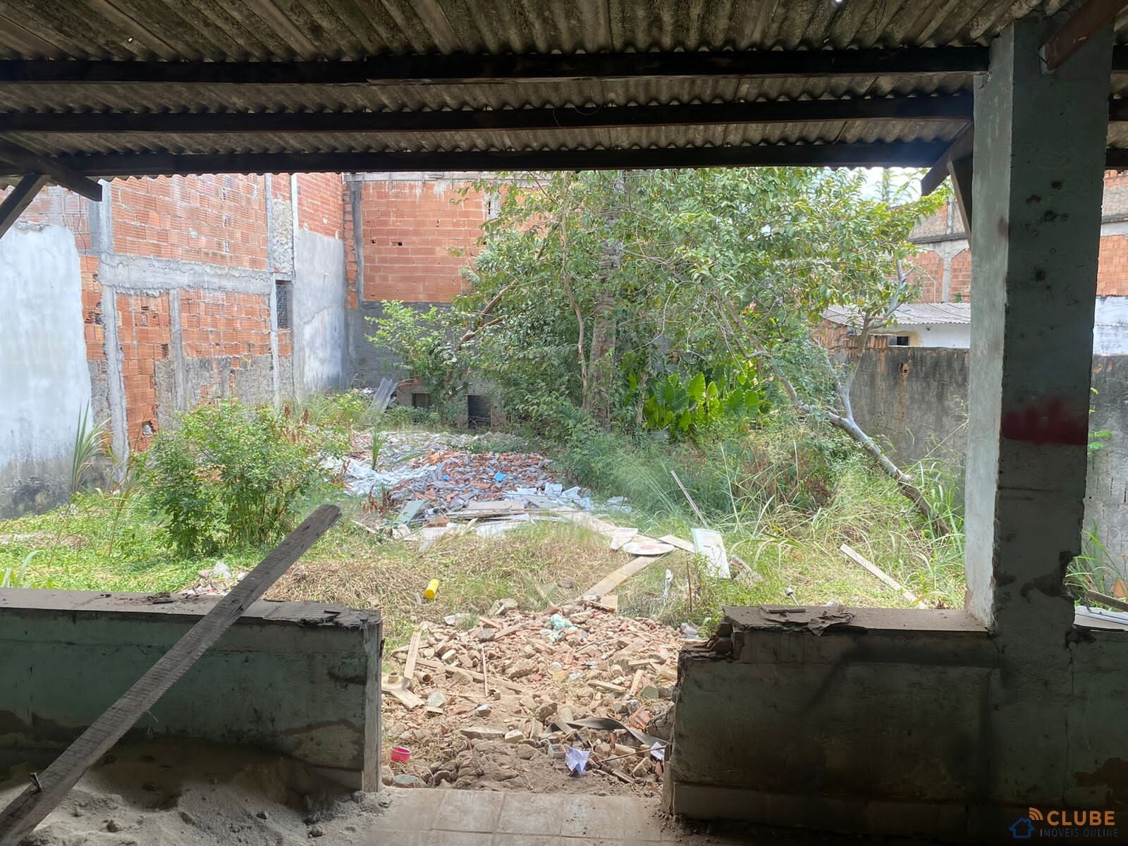 Casa com loja grande e terreno, em Jardim Nova Era, Nova Iguaçu/RJ