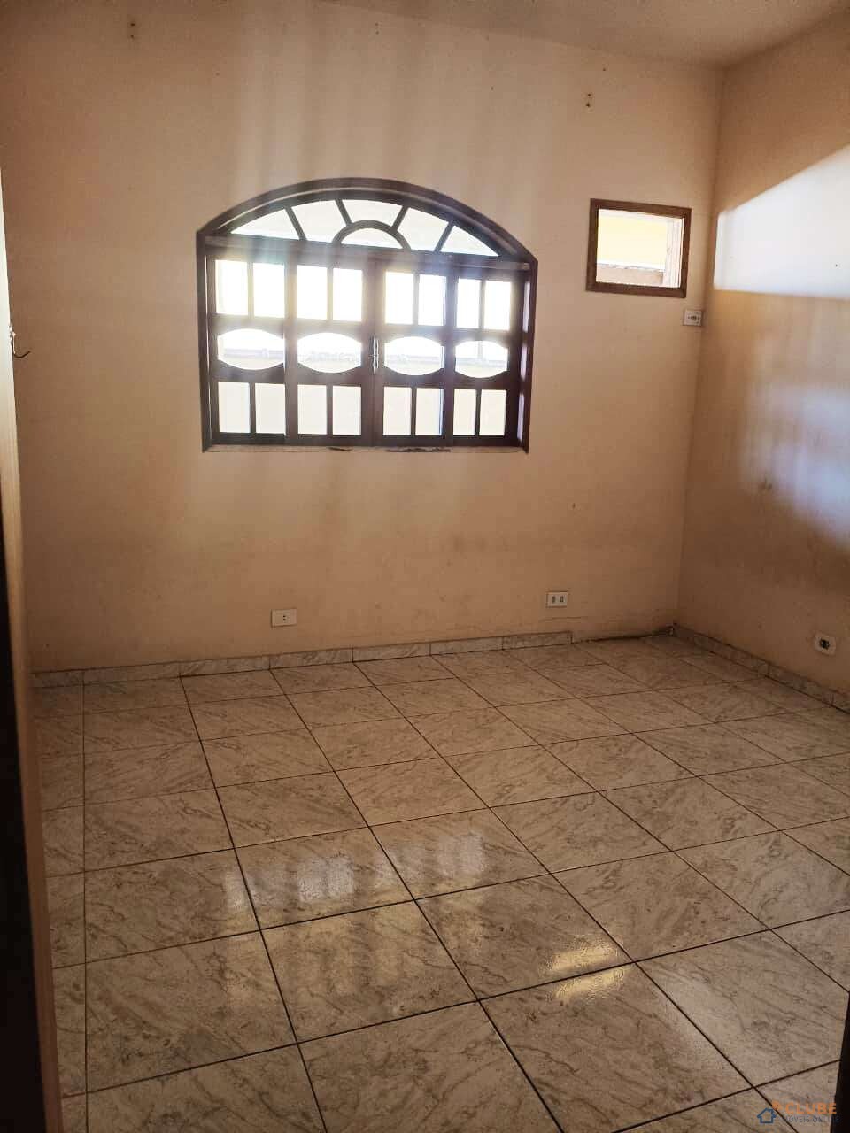 Casa 2 quartos com quintal, em São João de Meriti