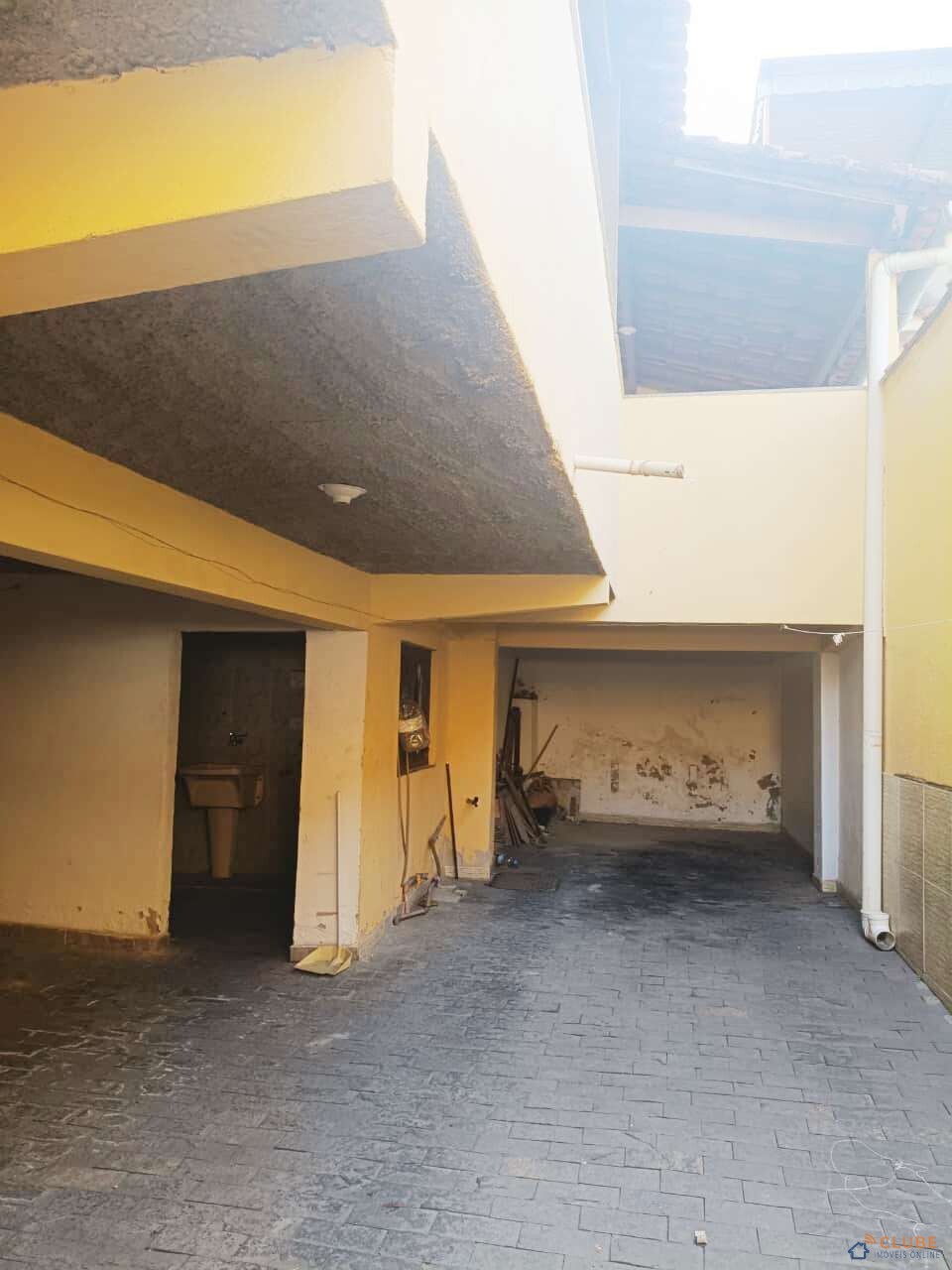 Casa 2 quartos com quintal, em São João de Meriti